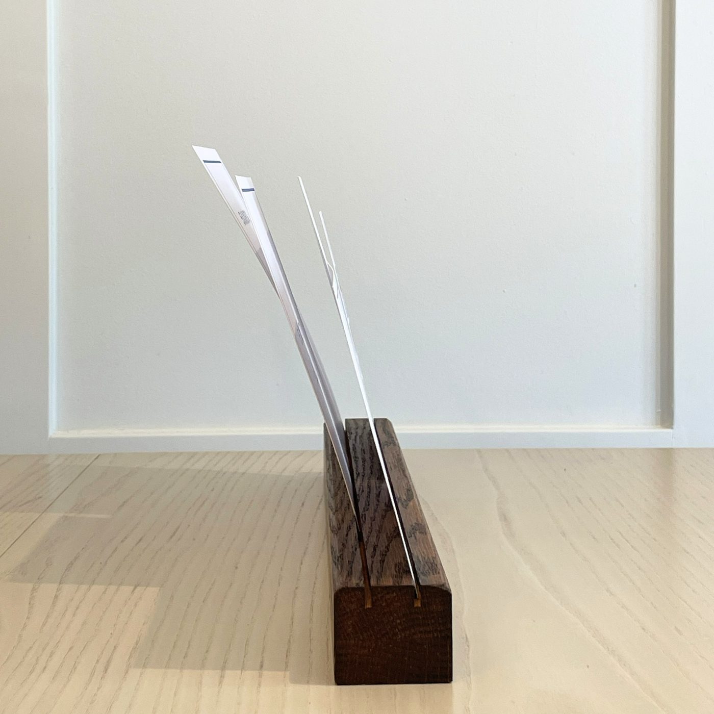 Side profile of Cocoa finish oak ledge