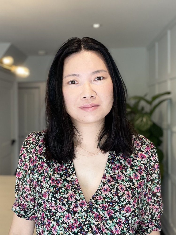 Jen, founder of TheCardLedge